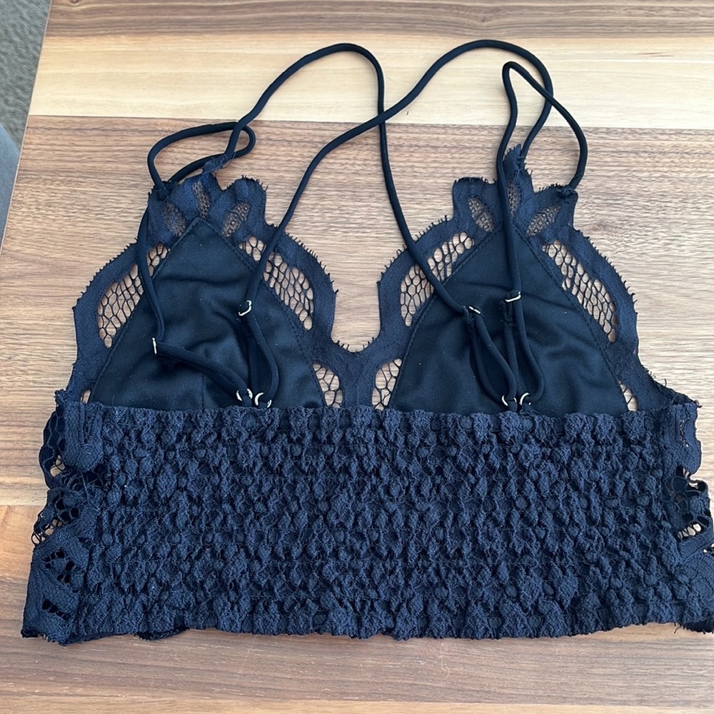 NWOT Blashe Bra
Excellent conditions 
No rips no tears no stains 
Size M. 
#B16